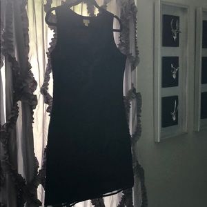 Black sleeveless dress